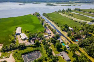 Northern Il, Marina & Mh Waterfront Gated Community  